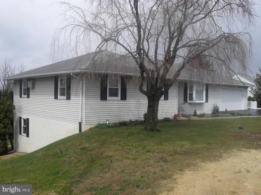 964 Orchard Road Manheim, PA 17545 - Photo 3 of 27