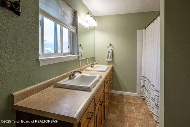 $585,000 | 716 Bench Road, Thayne, WY 83122