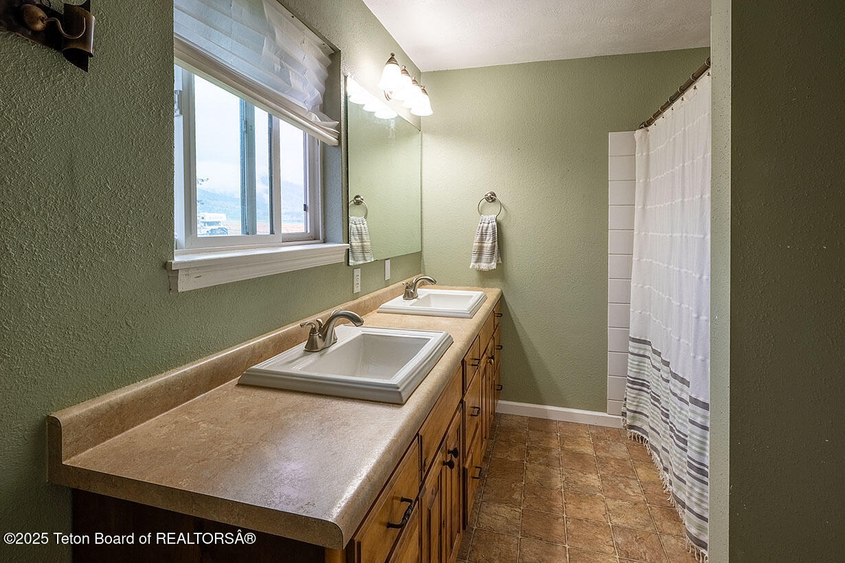 716 Bench Road Thayne, WY 83122 - Photo 14 of 31 Jenkins int 6651