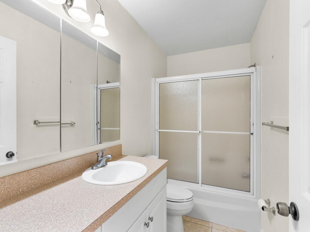 100 Spring Lake Drive, Unit 107 Vero Beach, FL 32962 - Photo 17 of 27 Image00020