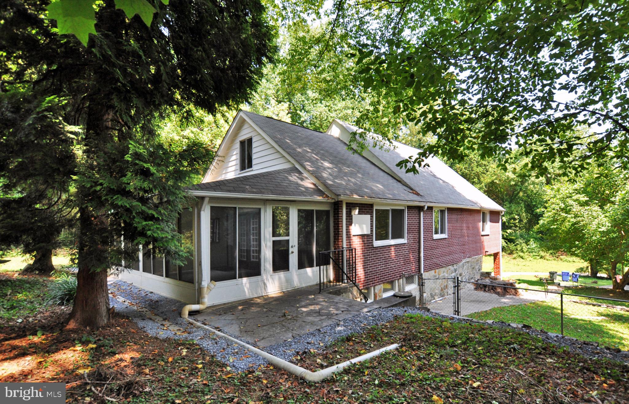 6221 Walhonding Road Bethesda, MD 20816 - Photo 31 of 33 Yard