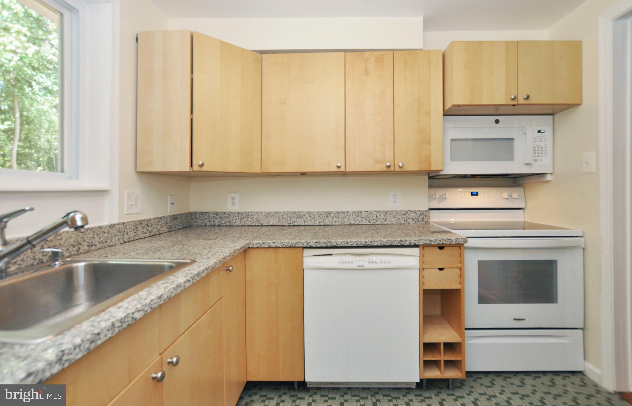 6221 Walhonding Road Bethesda, MD 20816 - Photo 5 of 33 Kitchen