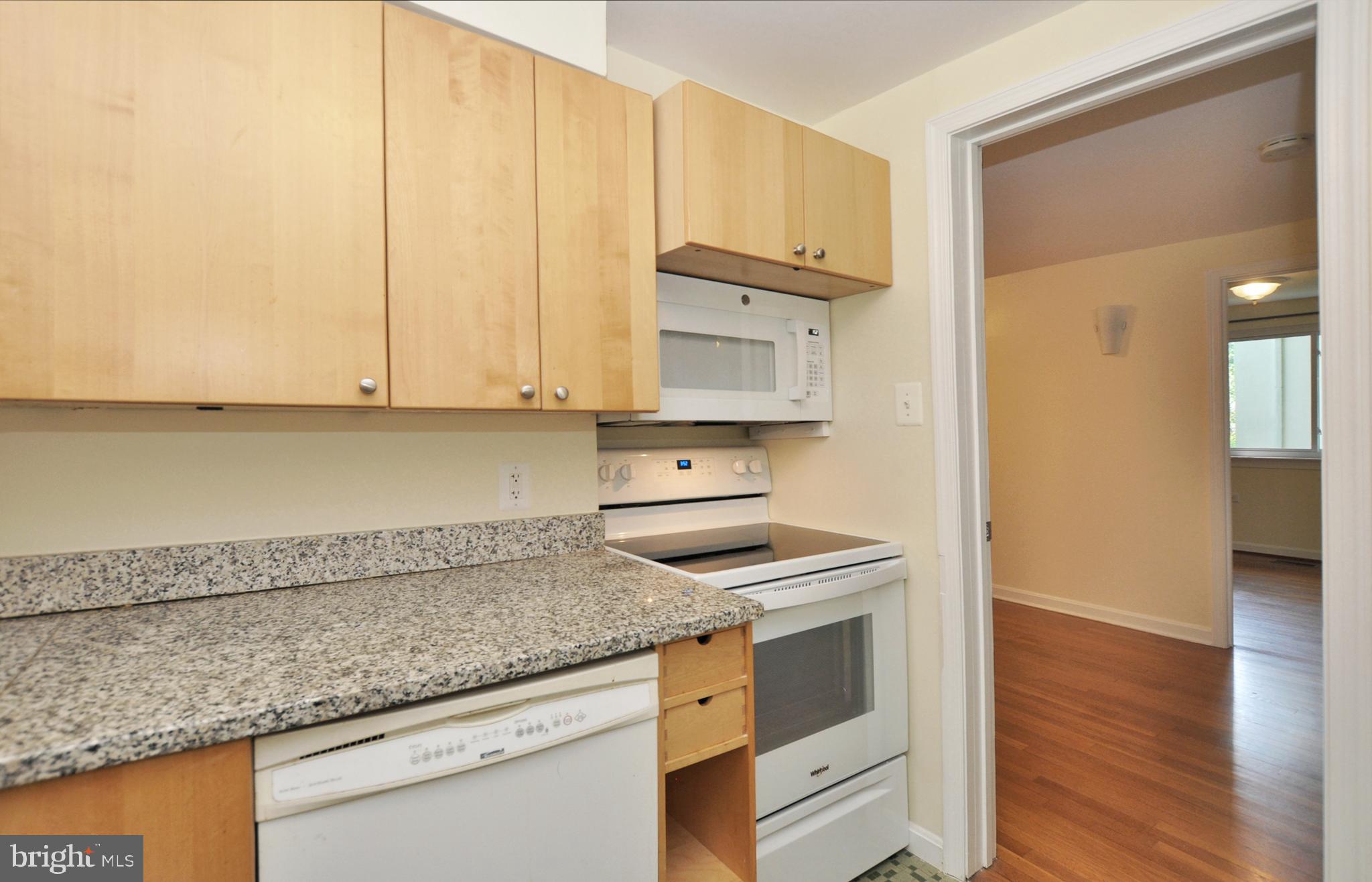 6221 Walhonding Road Bethesda, MD 20816 - Photo 8 of 33 Kitchen