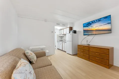 $285,000 | 2101 Surf Avenue, Unit 209, North Wildwood, NJ 08260