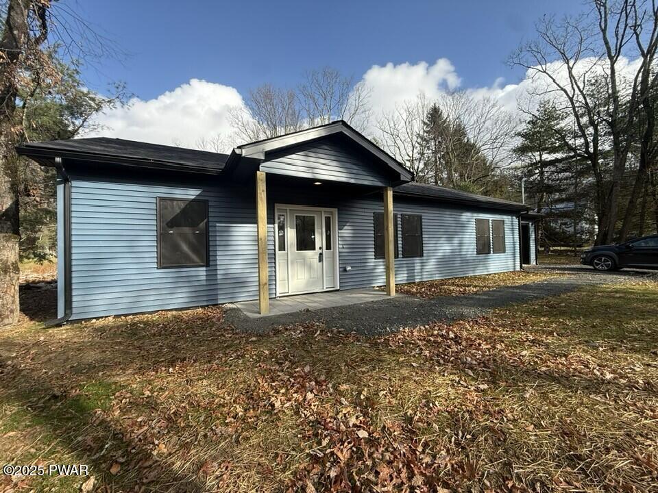 136 Iroquois Road Shohola, PA 18458 - Photo 3 of 33
