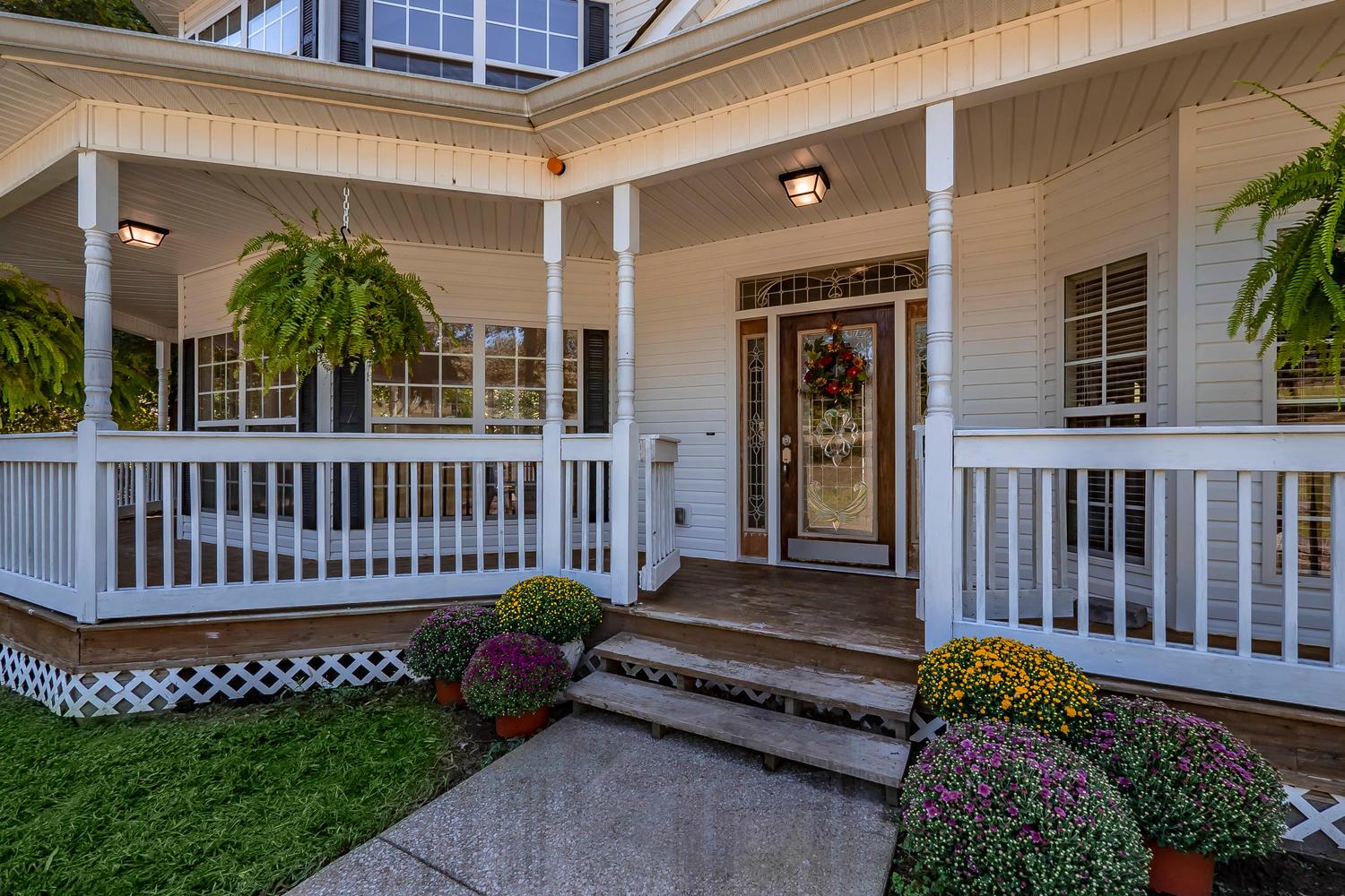 997 Town Branch Road Charlotte, TN 37036 - Photo 2 of 30 Gallery Image 2