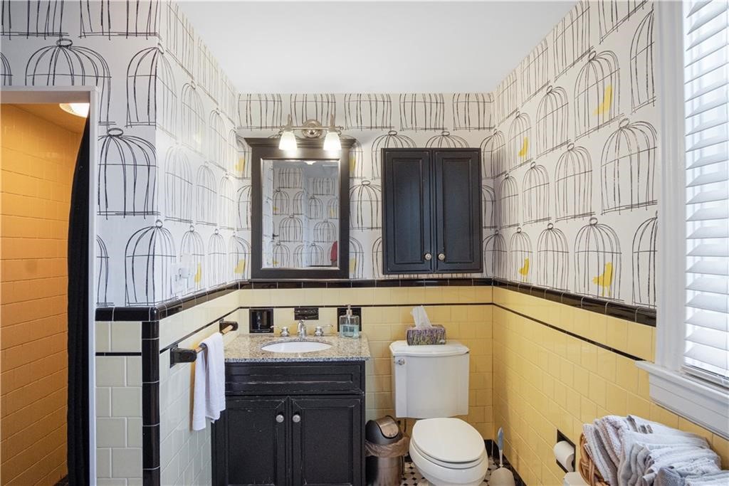 20 Ausdale Road Cranston, RI 02910 - Photo 18 of 27