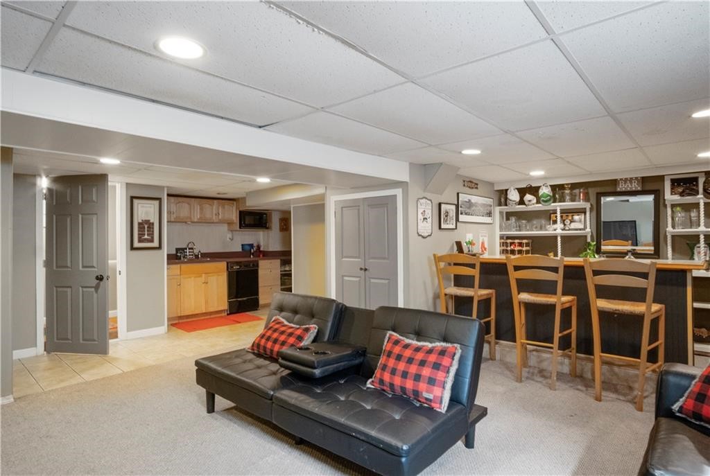 20 Ausdale Road Cranston, RI 02910 - Photo 23 of 27