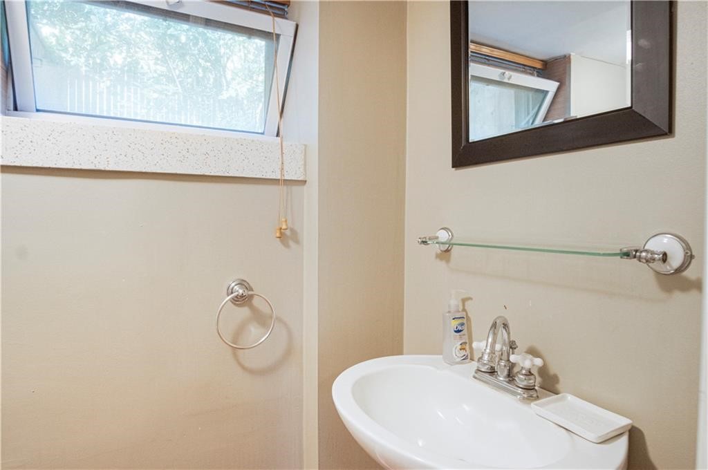 20 Ausdale Road Cranston, RI 02910 - Photo 25 of 27