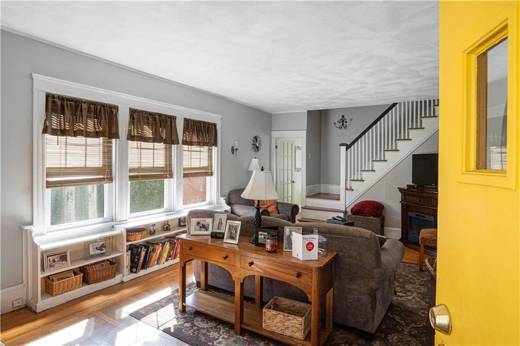 20 Ausdale Road Cranston, RI 02910 - Photo 6 of 27