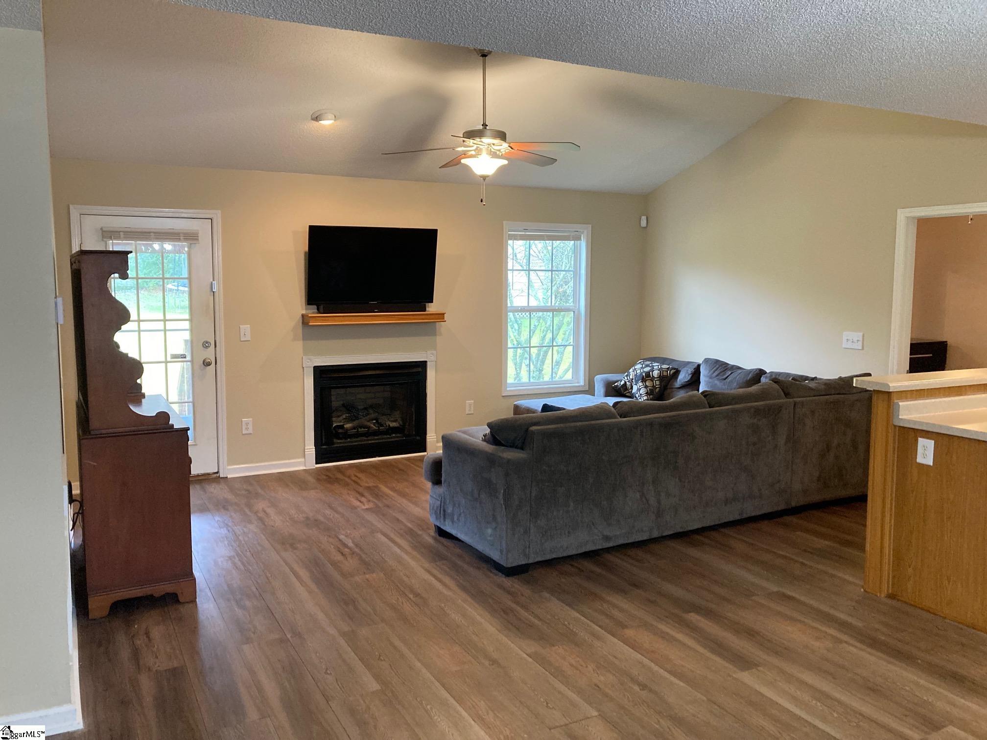 478 Chetola Road Seneca, SC 29672 - Photo 3 of 24 Gallery Image 3