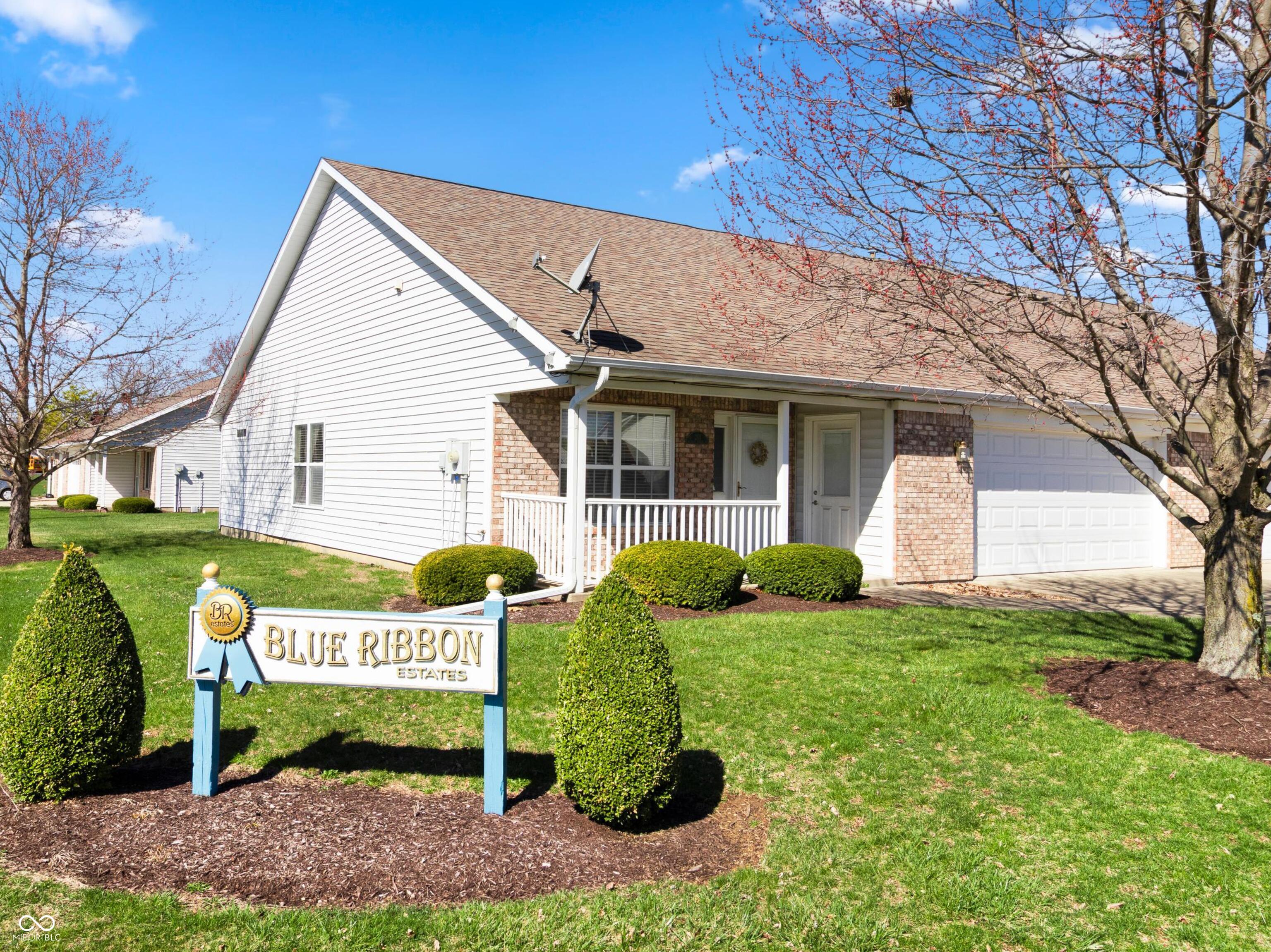 201 Blue Ribbon Court Rushville, IN 46173 - Photo 3 of 19