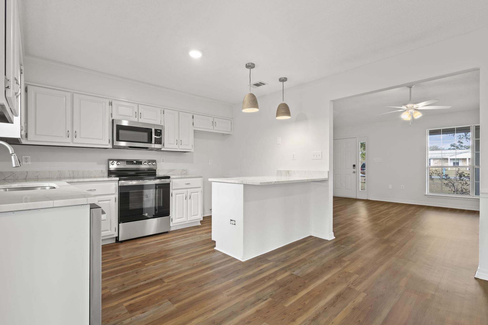 7327 Oak Drive Foley, AL 36535 - Photo 21 of 26 Kitchen