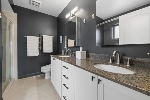 $450,000 | 5617 West Lawrence Avenue, Unit 1, Chicago, IL 60630