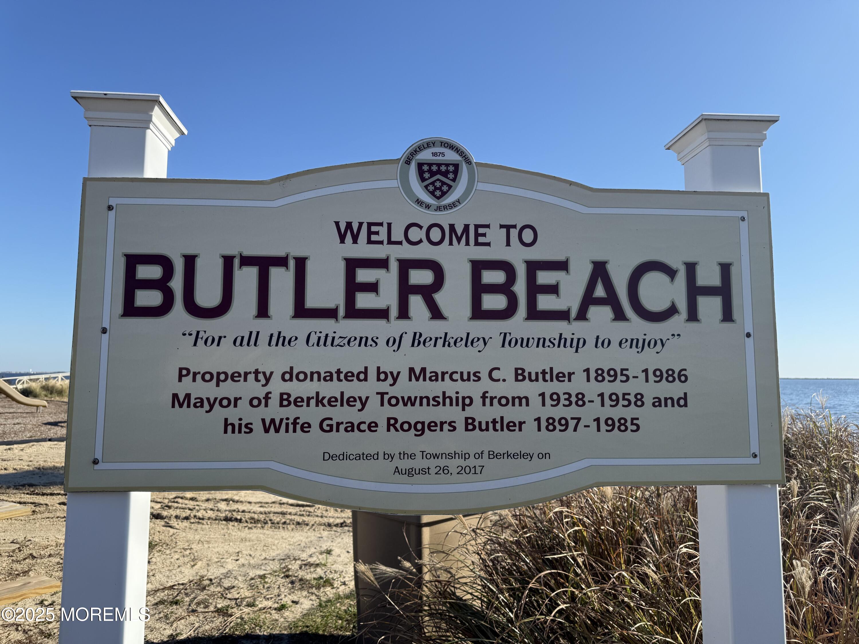 237 Butler Boulevard Bayville, NJ 08721 - Photo 20 of 25 a view of a book shelf