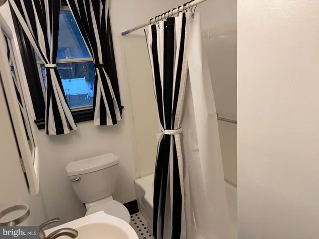 $1,450 | 412 Center Avenue, Unit 2, Runnemede, NJ 08078