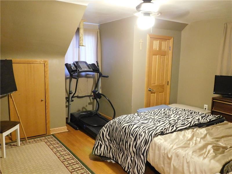 2285 Monroeville Road Monroeville, PA 15146 - Photo 10 of 24 THE SECOND BEDROOM