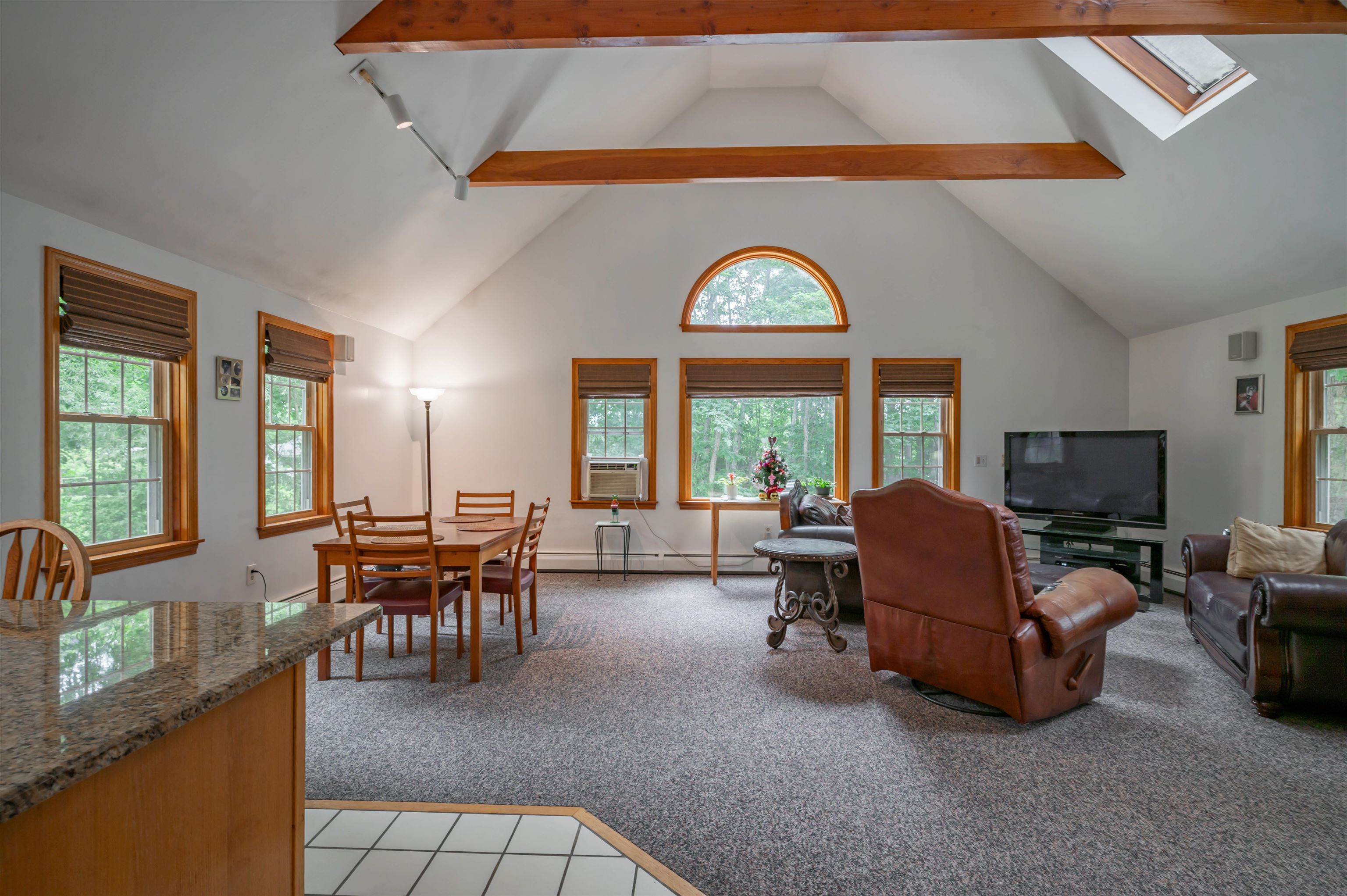 68 Merrimack Road Amherst, NH 03031 - Photo 4 of 30 Gallery Image 4