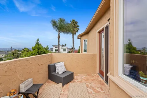$2,394,997 | 4377 Newport Avenue, San Diego, CA 92107