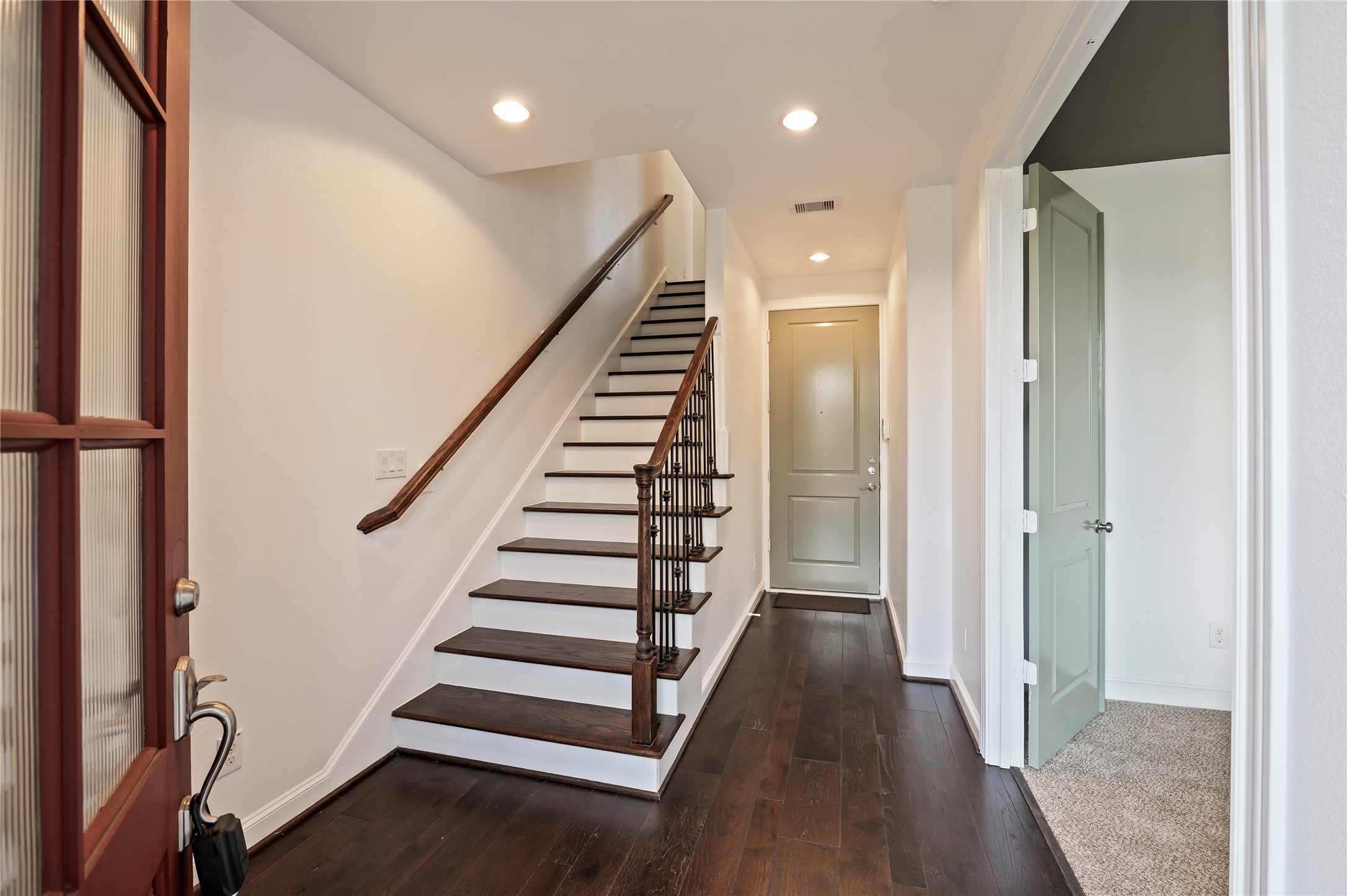 9674 Knight Road Houston, TX 77045 - Photo 7 of 42
