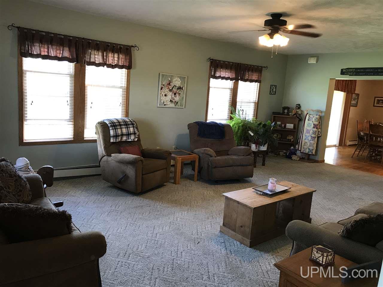 7011 P Road Gladstone, MI 49837 - Photo 9 of 38