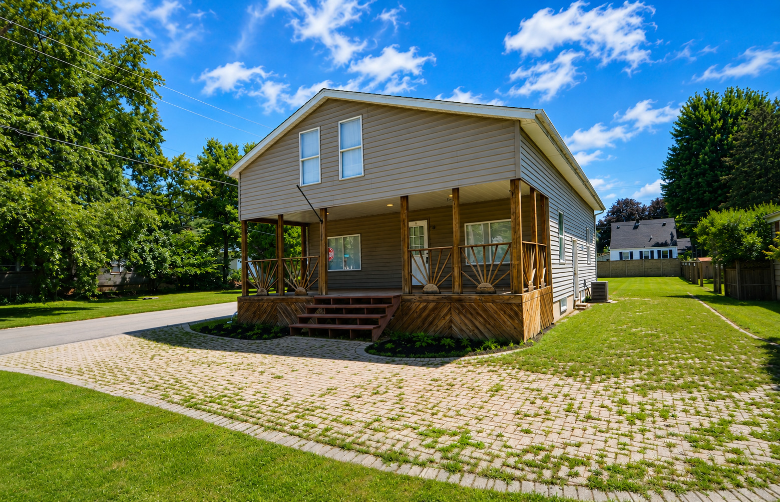 2116 Champlain Street Ottawa, IL 61350 - Photo 1 of 17
