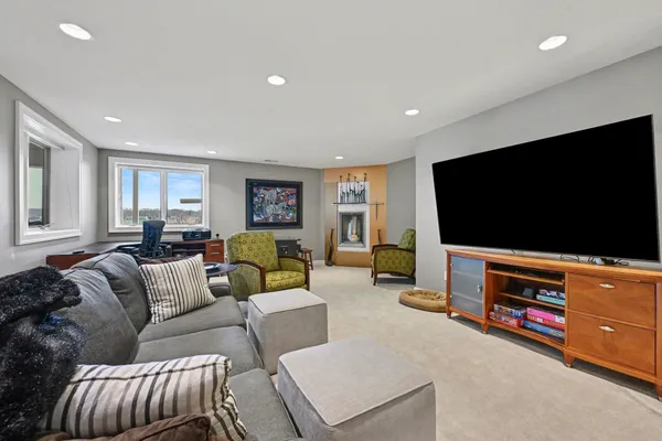 $1,500,000 | 459 Treasure Island Drive, Mattawan, MI 49071