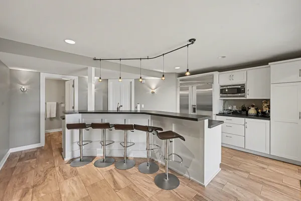 $1,500,000 | 459 Treasure Island Drive, Mattawan, MI 49071