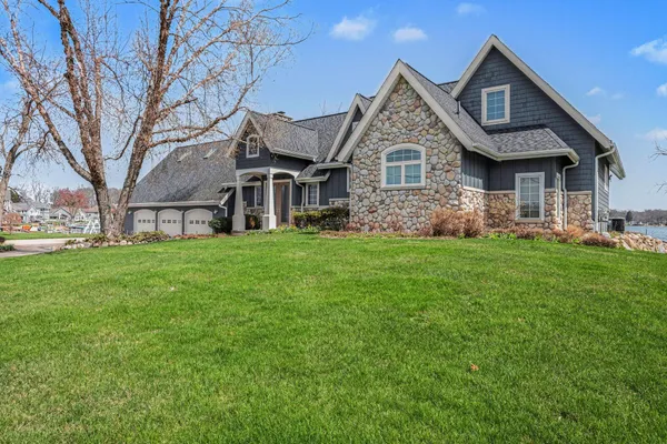 $1,500,000 | 459 Treasure Island Drive, Mattawan, MI 49071