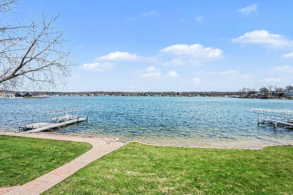 $1,500,000 | 459 Treasure Island Drive, Mattawan, MI 49071