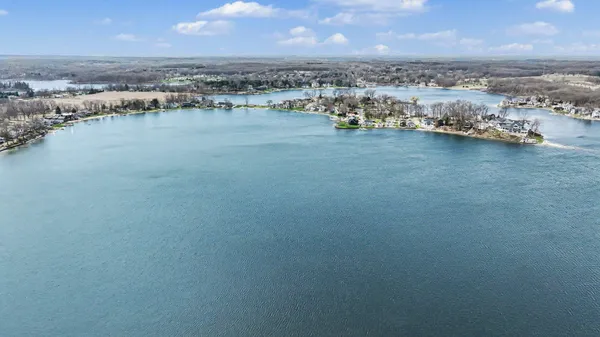 $1,500,000 | 459 Treasure Island Drive, Mattawan, MI 49071