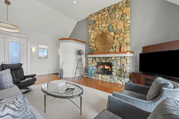 $1,500,000 | 459 Treasure Island Drive, Mattawan, MI 49071