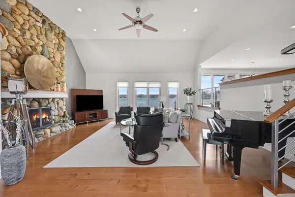 $1,500,000 | 459 Treasure Island Drive, Mattawan, MI 49071