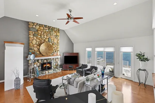 $1,500,000 | 459 Treasure Island Drive, Mattawan, MI 49071