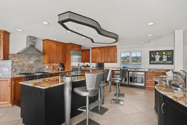 $1,500,000 | 459 Treasure Island Drive, Mattawan, MI 49071