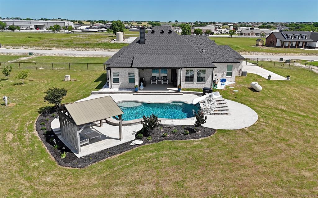 138 Chisos Drive Decatur, TX 76234 - Photo 4 of 40