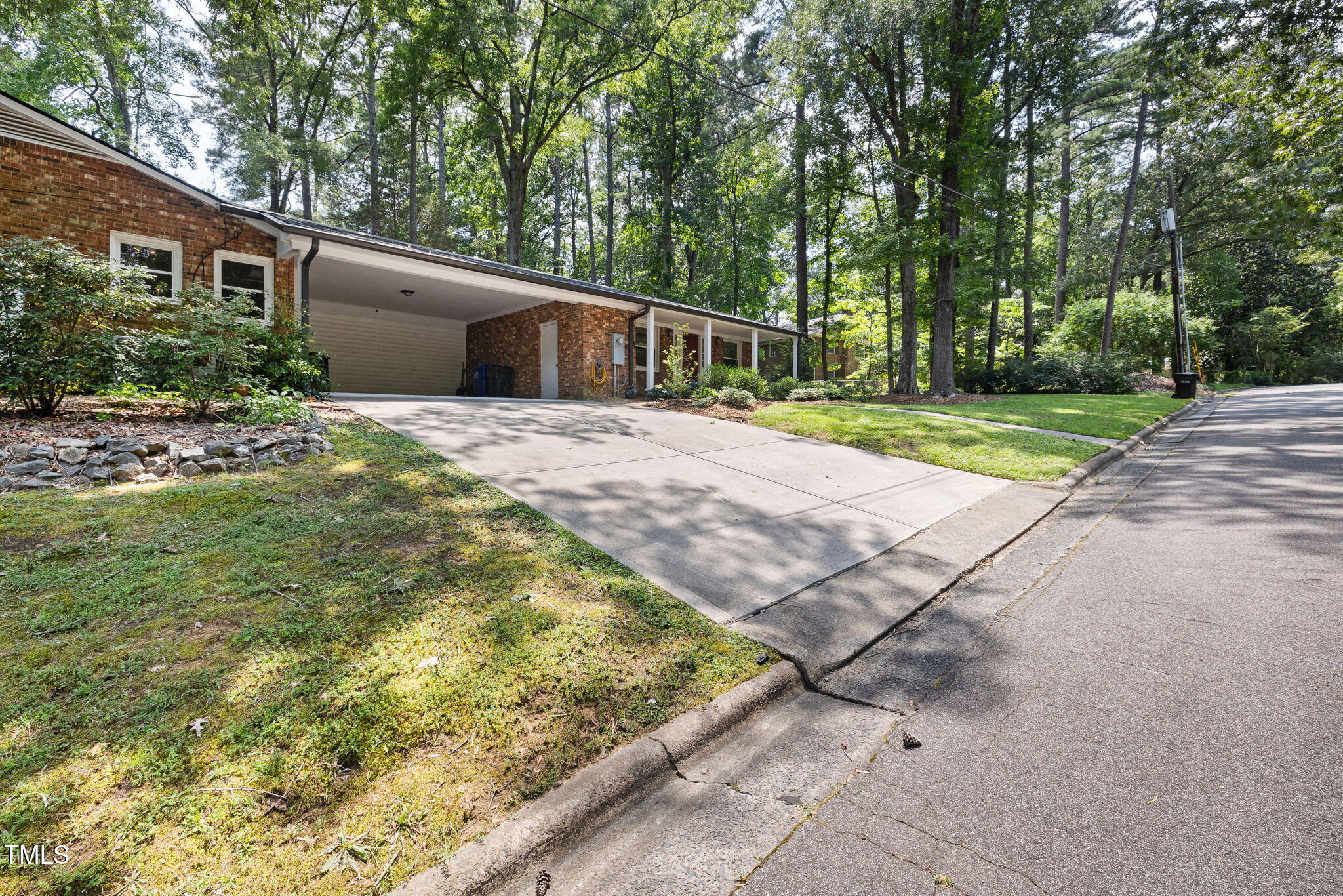 700 Tinkerbell Road Chapel Hill, NC 27517 - Photo 33 of 37 8-web-or-mls-DX3A0315