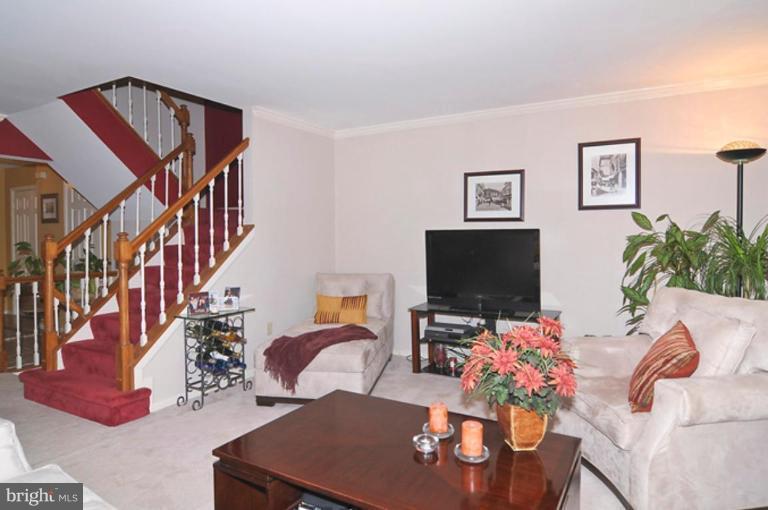 683 Concerto Lane Silver Spring, MD 20901 - Photo 5 of 14 Living Room #2