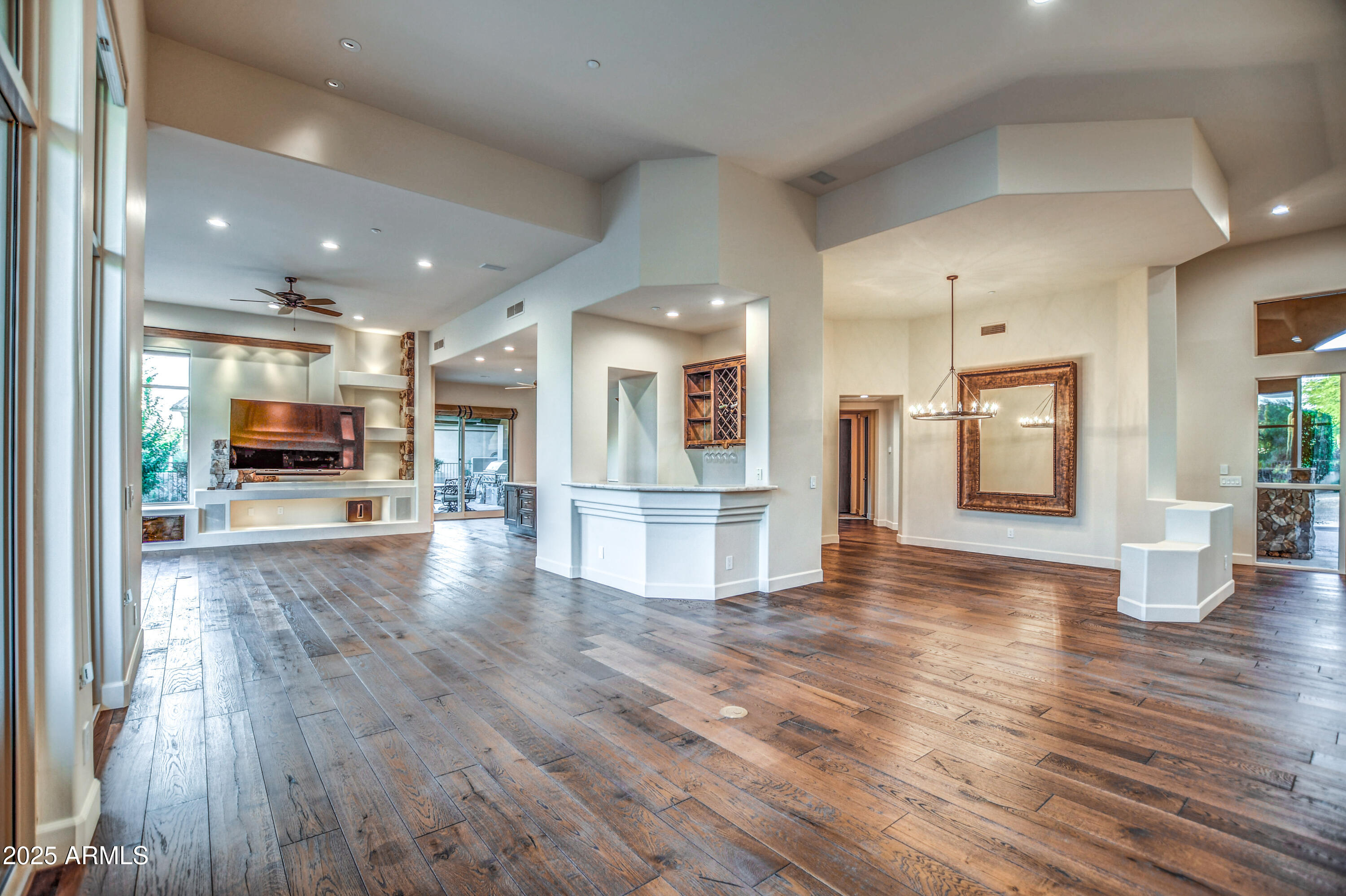 9671 East Monument Drive Scottsdale, AZ 85262 - Photo 15 of 124 Living 4