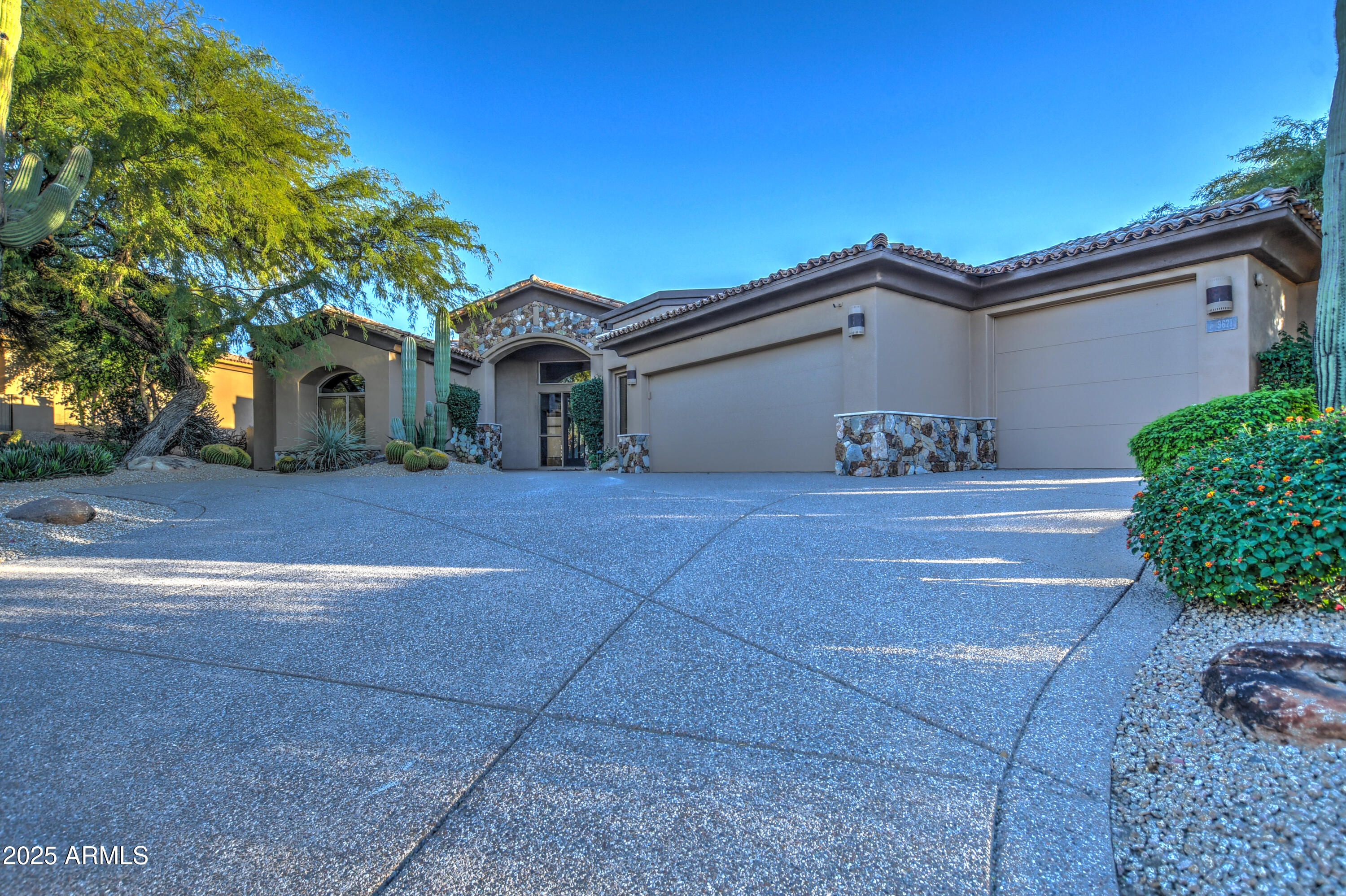 9671 East Monument Drive Scottsdale, AZ 85262 - Photo 4 of 124 Front 7