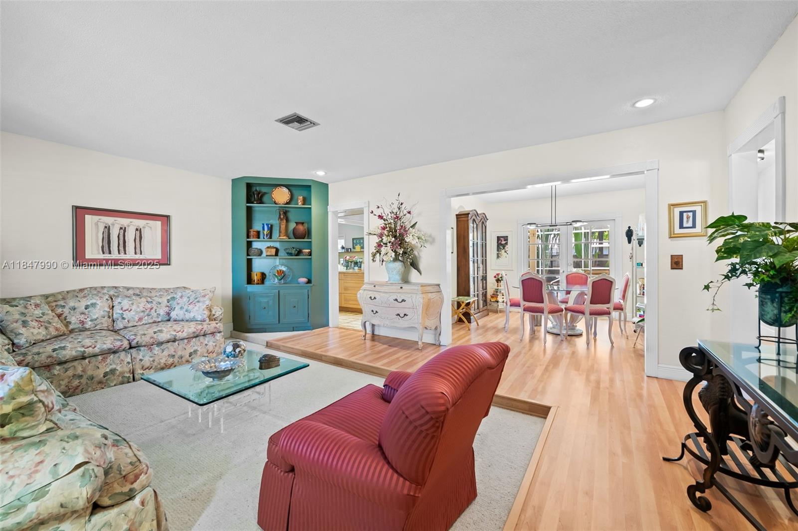 5414 West Park Road Hollywood, FL 33021 - Photo 7 of 19 a living room with furniture and a flat screen tv