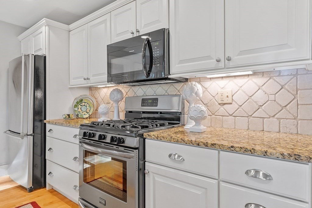 14 Woodland Road Andover, MA 01810 - Photo 12 of 33 Gallery Image 12