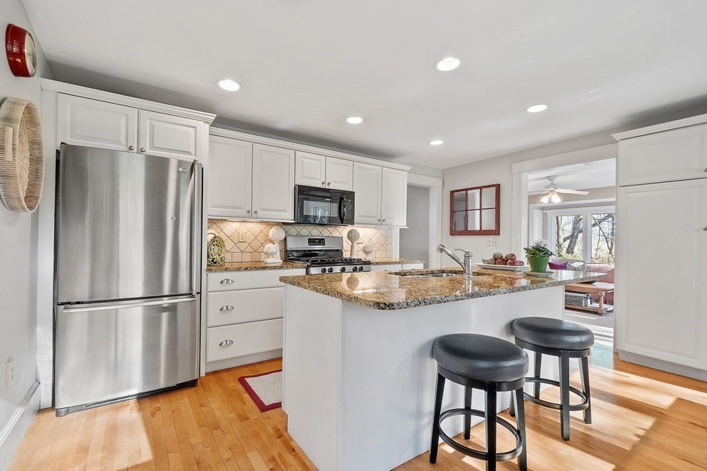 14 Woodland Road Andover, MA 01810 - Photo 9 of 33 Gallery Image 9