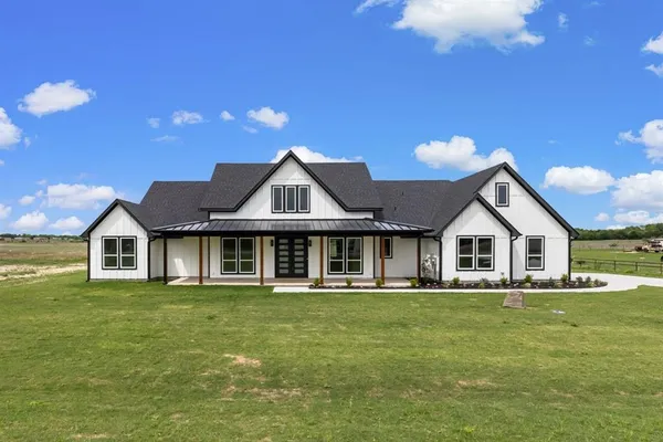 $529,000 | 3093 Willow Road, Celeste, TX 75423