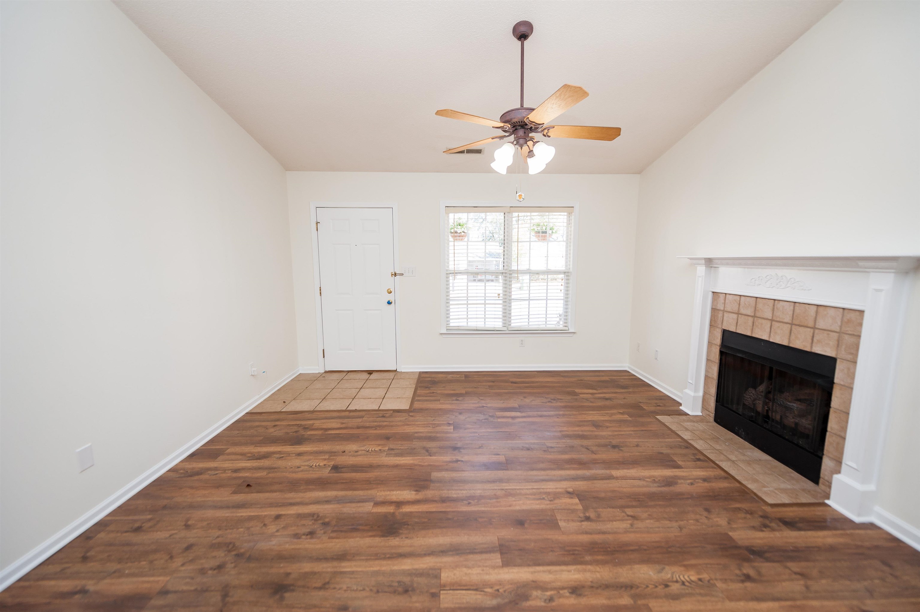 708 Larado Court Moore, SC 29369 - Photo 3 of 27