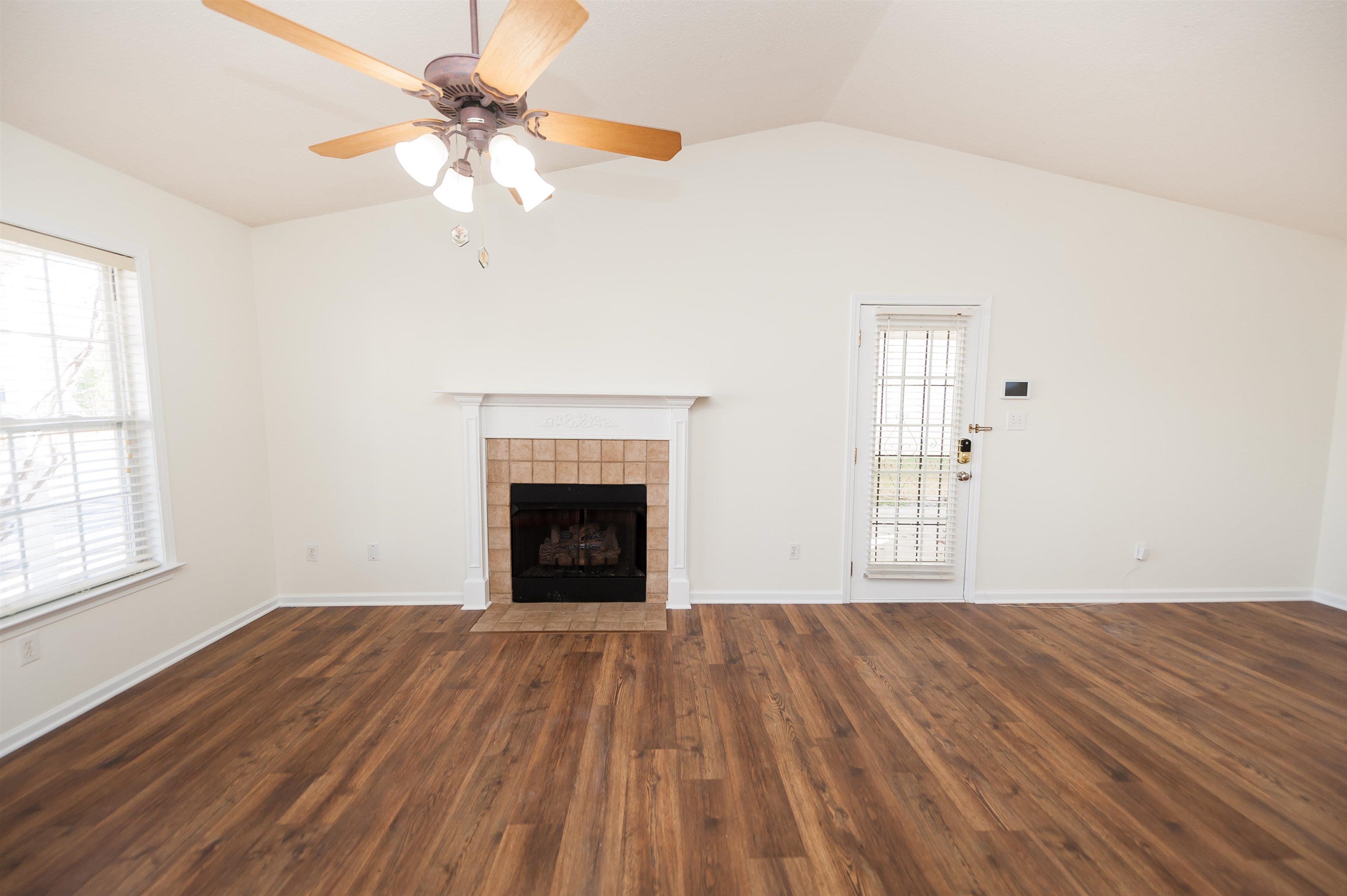 708 Larado Court Moore, SC 29369 - Photo 4 of 27