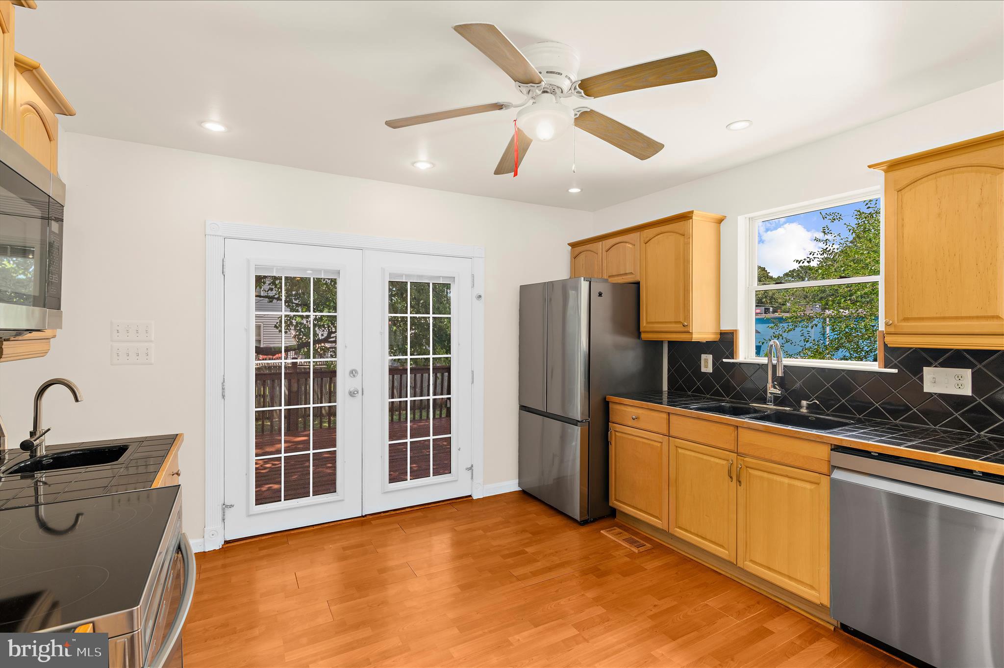 1906 Ridgeville Road Edgewater, MD 21037 - Photo 10 of 35