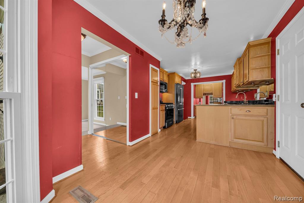 1175 Pine Ridge Court Rochester Hills, MI 48306 - Photo 5 of 37