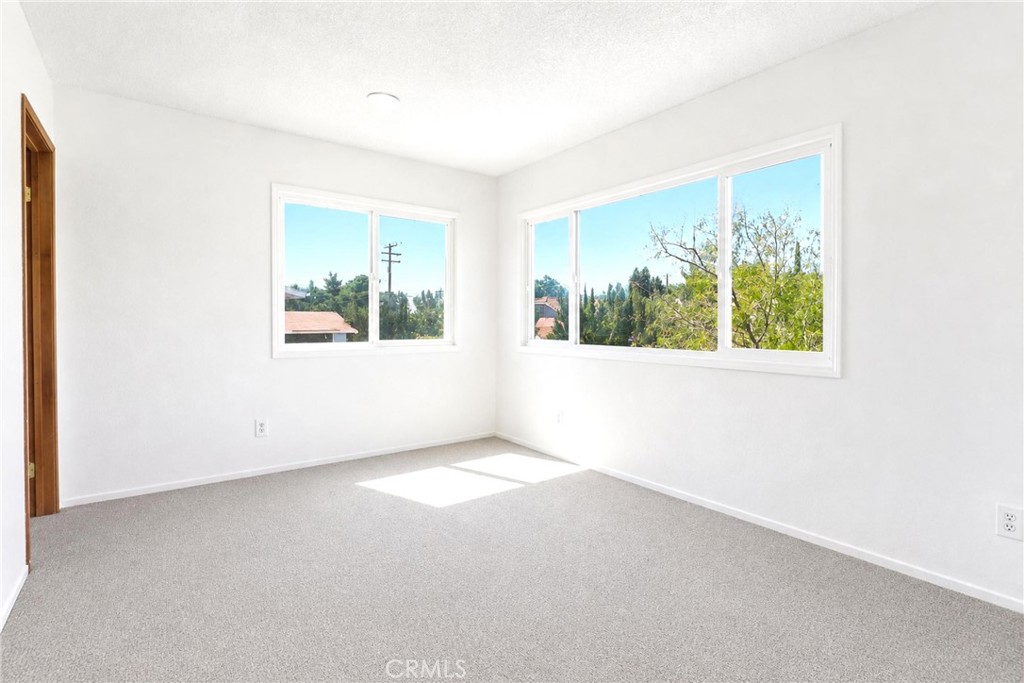7008 Summit Valley Road Hesperia, CA 92345 - Photo 28 of 48
