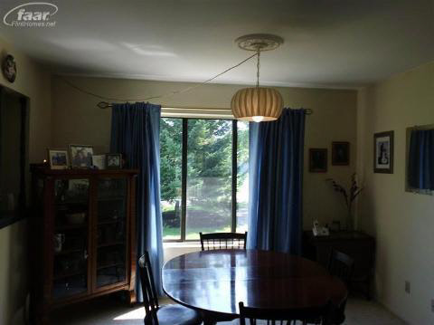218 Ripley Road Linden, MI 48451 - Photo 4 of 13 20243373-3.JPG